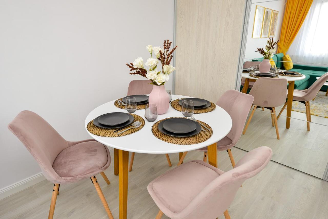 Sofia Cozy Apartment - Underground Private Parking Bukarest Exteriör bild
