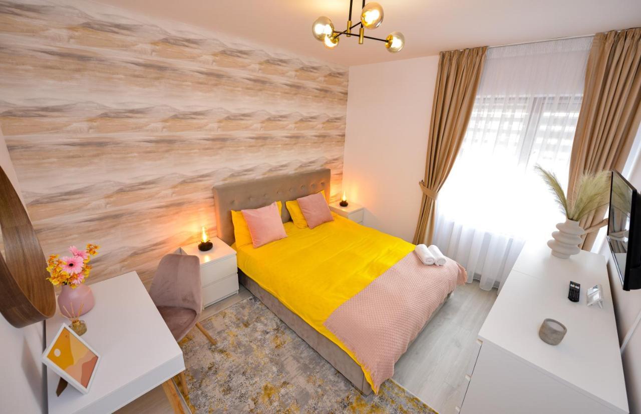 Sofia Cozy Apartment - Underground Private Parking Bukarest Exteriör bild