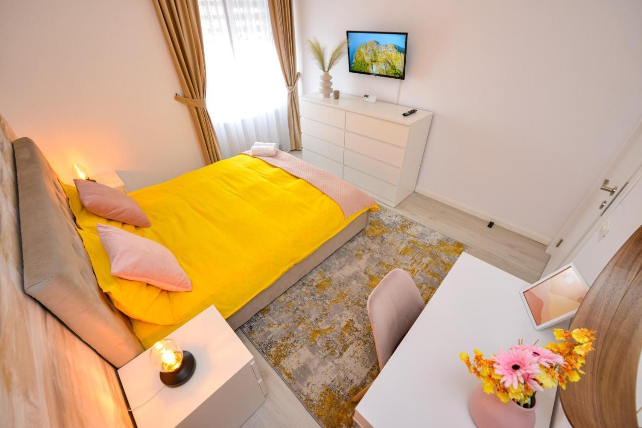 Sofia Cozy Apartment - Underground Private Parking Bukarest Exteriör bild